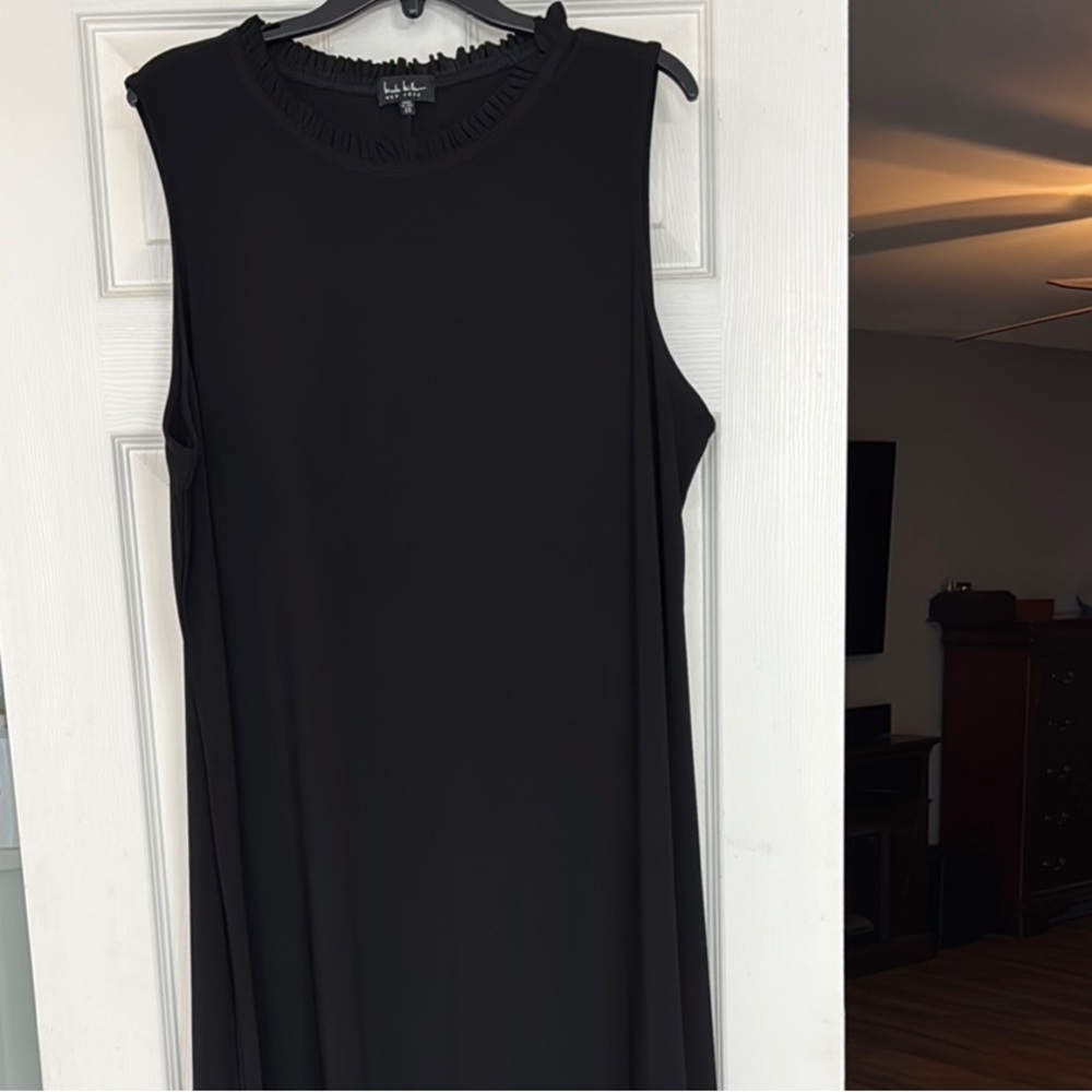 Elegant Black Sleeveless Dress